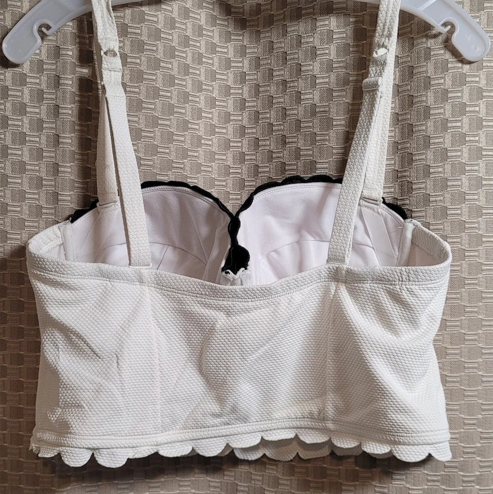 Torrid Sizd 0 Black & Ivory Push-Up Strapless Scalloped Midkini swim top - Picture 7 of 9